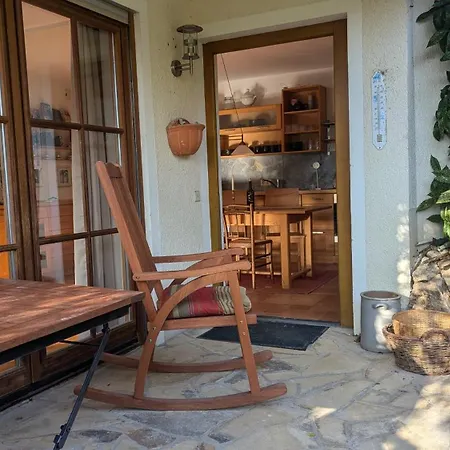 Traumwohnung Mit Eigenem Garten *