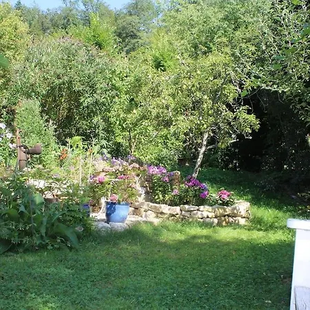 Apartment Traumwohnung Mit Eigenem Garten *