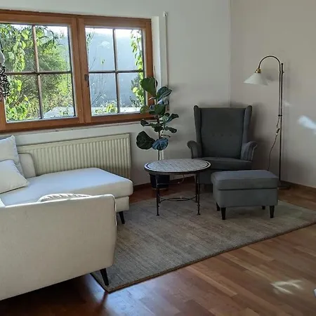 Διαμέρισμα Traumwohnung Mit Eigenem Garten *