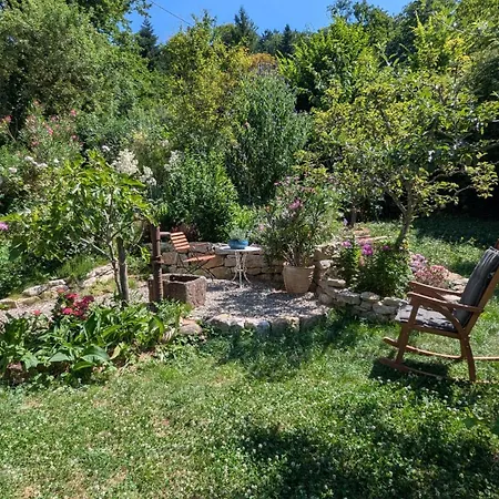 Traumwohnung Mit Eigenem Garten Διαμέρισμα