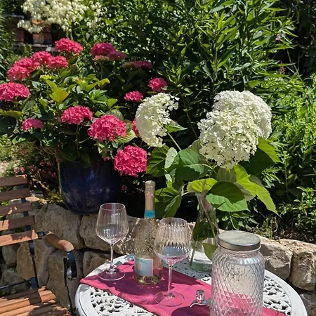 Traumwohnung Mit Eigenem Garten Διαμέρισμα