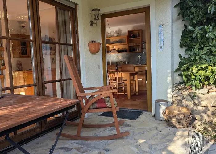 Traumwohnung Mit Eigenem Garten *