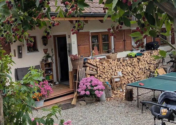 Traumwohnung Mit Eigenem Garten *